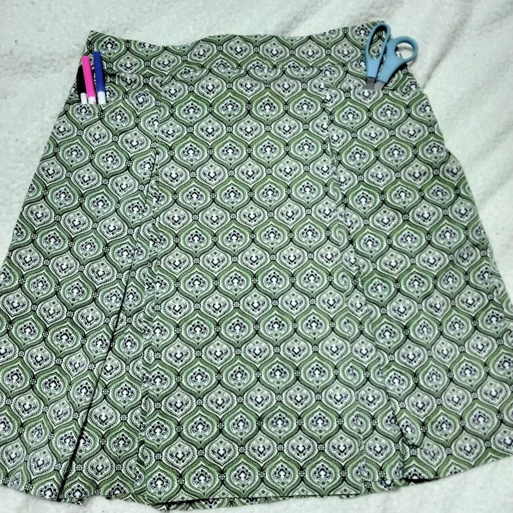 George Designs by Mark Eisen Skirt Pleated Size 12 Green Pockets Side Zip 001 - Picture 2 of 12